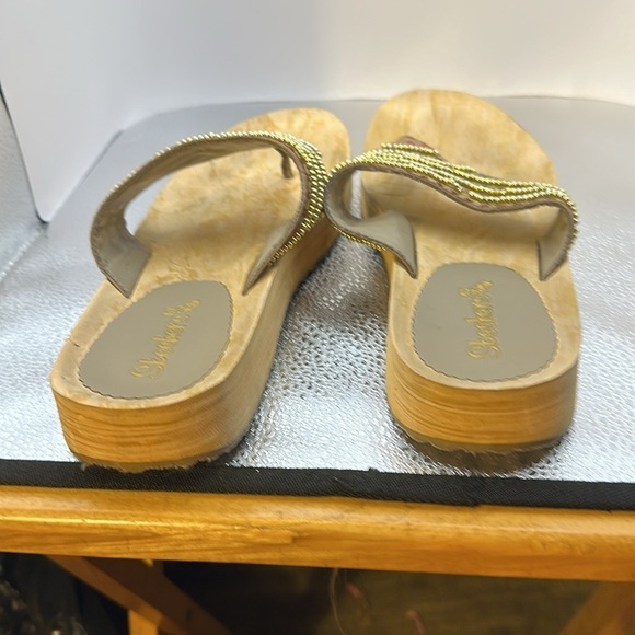 Sketchers sandals, size 10. They are gorgeous with gold beading. Excellent.Cond - Picture 3 of 7